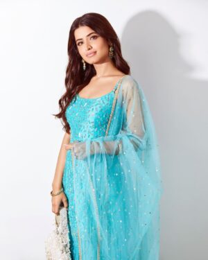 Vinali Bhatnagar Instagram - Flowing💙
.
Clicked by: @harsh__mevada 
Outfit by @chameeandpalak
Jewellery by @meraki.mumbai
Bag by @eena.official
Styled by @shrushti_216
Makeup: @makeupby_kinnari 
Hair: @irshad__hair 
.
#allaboutyesterday #eidmubarak #ootd #lover #karma #instatoday