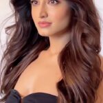 Vinali Bhatnagar Instagram – 🌶️
.
.
.
.
#life #promotions #outfitoftheday #lifestyle #reelsvideo #look