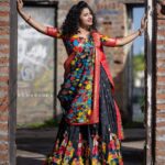 Vishnu Priya Instagram – Wear BLACK & Feel Good 🌈
.
Outfit: @ms_fashion_trends 
.
📷: @ramasudha_photography 
.
.
.
.
#black #blackoutfit #blacklove #instagram #instadaily #instafashion #instalike #instapost #zeetelugu #newshow #comingsoon #staytuned #sidshnu #subscribe #like #share #spreadlove #spreadpositivity #spreadkindness #thankyougod #loveyouall❤️