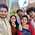 Vishnu Priya Instagram – Here’s my GANG 😹😹😹😹 ♥️♥️♥️♥️
.
.
Have you guys watched our new vlog ??
If don’t Go & check it out on our #sidshnu channel.. Have fun 🤩
.
.
.
#favorite #family #vacation #arunachalam #shivayya🕉️🙏 #people #temple #together #forever #friends #friendship #happyfaces #instagram #insta #instalike #instalove #instadaily #thankyouthankyouthankyou #loveyouall