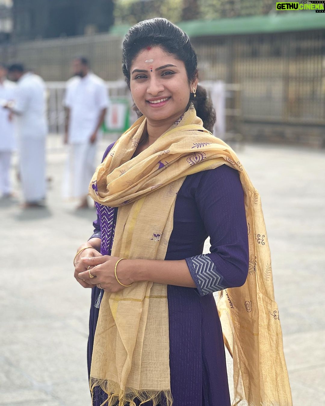 Vishnu Priya Instagram - #throwbacktotirupati 🙏🏻 . 📷: @_tejaswini_gowda_official ♥️♥️♥️ . . . #vishnupriya #blessed #temple #tirupati #throwback #memories #spreadlove #spreadpositivity #thankyouthankyouthankyou