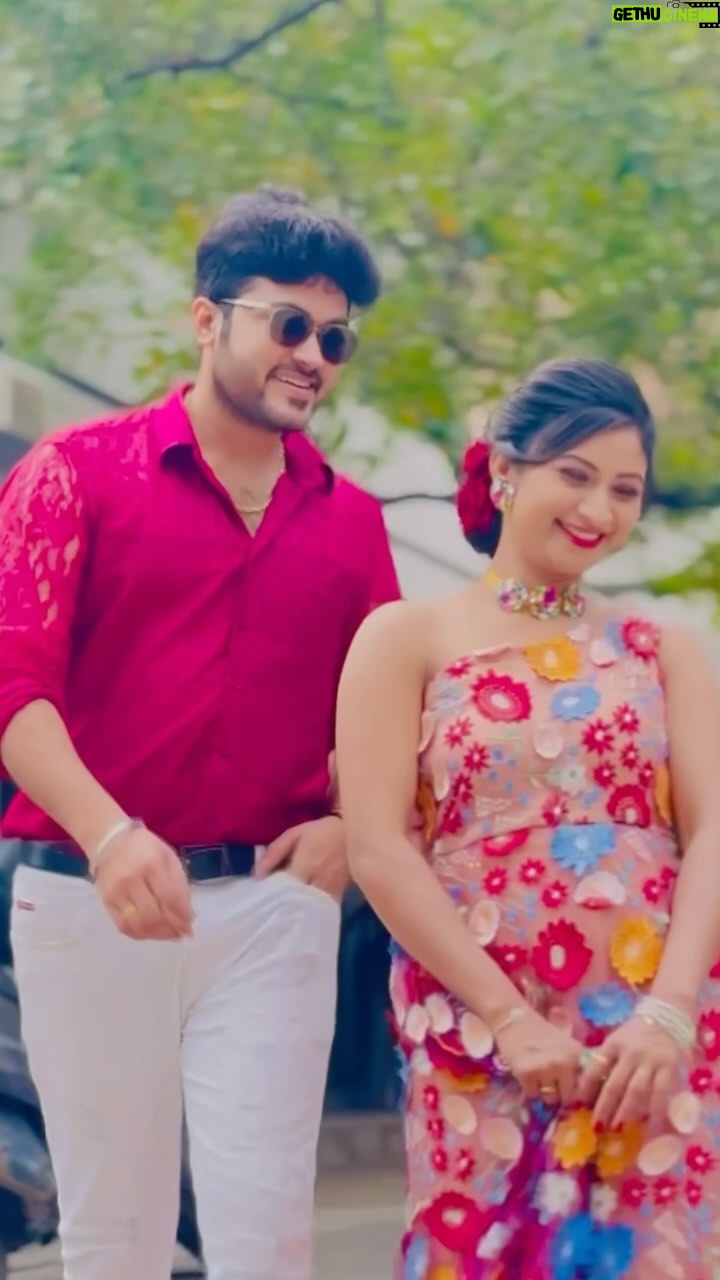 Vishnu Priya Instagram - π«Άπ»π«Άπ»π«Άπ» . Outfits: @wardrobe.talks π©· . π·: @anthonykarthik__ π©· . Makeover by @s.bhavani_hairstyler π©· . . #familyno1 #reality #show #couple #couplegoals #television #telugu #actorslife #blessed #zeetelugu #instareels #instadaily #reels #instagood #instagram #sidshnu #subscribe #like #share #thanks #spreadlove #spreadpositivity #thankyou