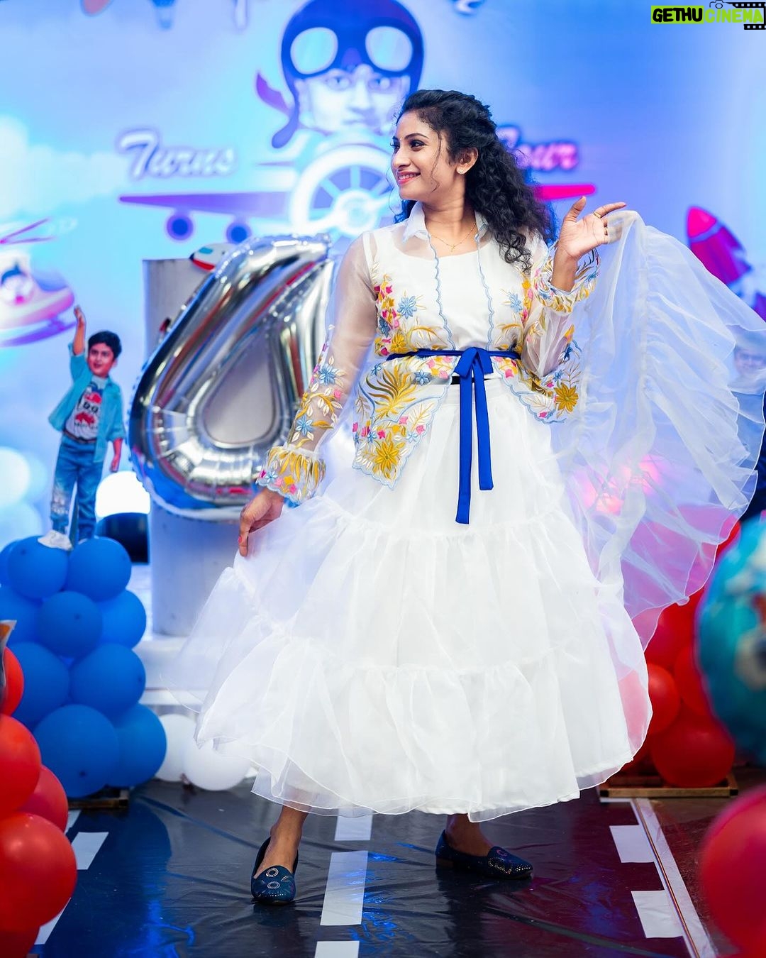 Vishnu Priya Instagram - π€π€π€π€π€π€π€π€π€π€π€ . Wearing: @wardrobe.talks π€ . π·: @panthambhanuprasad . #birthday #party #son #kids #fun #happiness #blessed #outfit #fashion #love #instagram #instadaily #insta #photography #photoshoot #sidshnu #subscribe #like #share #comment