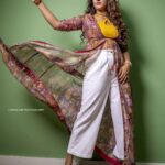 Vishnupriyaa bhimeneni Instagram - 💛💛💛💛❣️ #DayaaOnHotstar 2 more days to go ..... so far thaankyou for ur love n blessings... hope I give it back in blockbusterous ways to entertain you my loves 💛🧡 👗 :@maramsclothing_official Styled by :@greeshma_krishna.k Jwellery:@pra_jewels 📷:@landscapephotography19 #DayaaOnHotstar #Dayaa #vishnupriyabhimeneni #Thrillerseries #2moredays #promotions #grateful