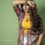 Vishnupriyaa bhimeneni Instagram - 💛💛💛💛❣️ #DayaaOnHotstar 2 more days to go ..... so far thaankyou for ur love n blessings... hope I give it back in blockbusterous ways to entertain you my loves 💛🧡 👗 :@maramsclothing_official Styled by :@greeshma_krishna.k Jwellery:@pra_jewels 📷:@landscapephotography19 #DayaaOnHotstar #Dayaa #vishnupriyabhimeneni #Thrillerseries #2moredays #promotions #grateful
