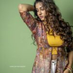 Vishnupriyaa bhimeneni Instagram - 💛💛💛💛❣️ #DayaaOnHotstar 2 more days to go ..... so far thaankyou for ur love n blessings... hope I give it back in blockbusterous ways to entertain you my loves 💛🧡 👗 :@maramsclothing_official Styled by :@greeshma_krishna.k Jwellery:@pra_jewels 📷:@landscapephotography19 #DayaaOnHotstar #Dayaa #vishnupriyabhimeneni #Thrillerseries #2moredays #promotions #grateful