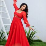Vishnupriyaa bhimeneni Instagram - ❤️❤️❤️❤️❤️❤️❤️ Tonight for suma Adda ... 👗 @thefrillsandbows 📷 @joy.photographyy #vishnupriyabhimeneni #etvtelugu #sumaadda #instagood #love #joy #greatlaughs