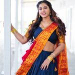 Vishnupriyaa bhimeneni Instagram - SARVEJANA SUKHINOBHAVANTHUU.. 🦋💙🎆💥🥰🧡🙏🙏 Styled by - @greeshma_krishna.k Outfit by - @mangai_collections Jwellery- @yuvi_collections 📸 @joy.photographyy #VISHNUPRIYABHIMENENI #festivalseason #pandagoenjaayii #blessings #lovetoall #Sankranthipandaga #coloursandlove❤