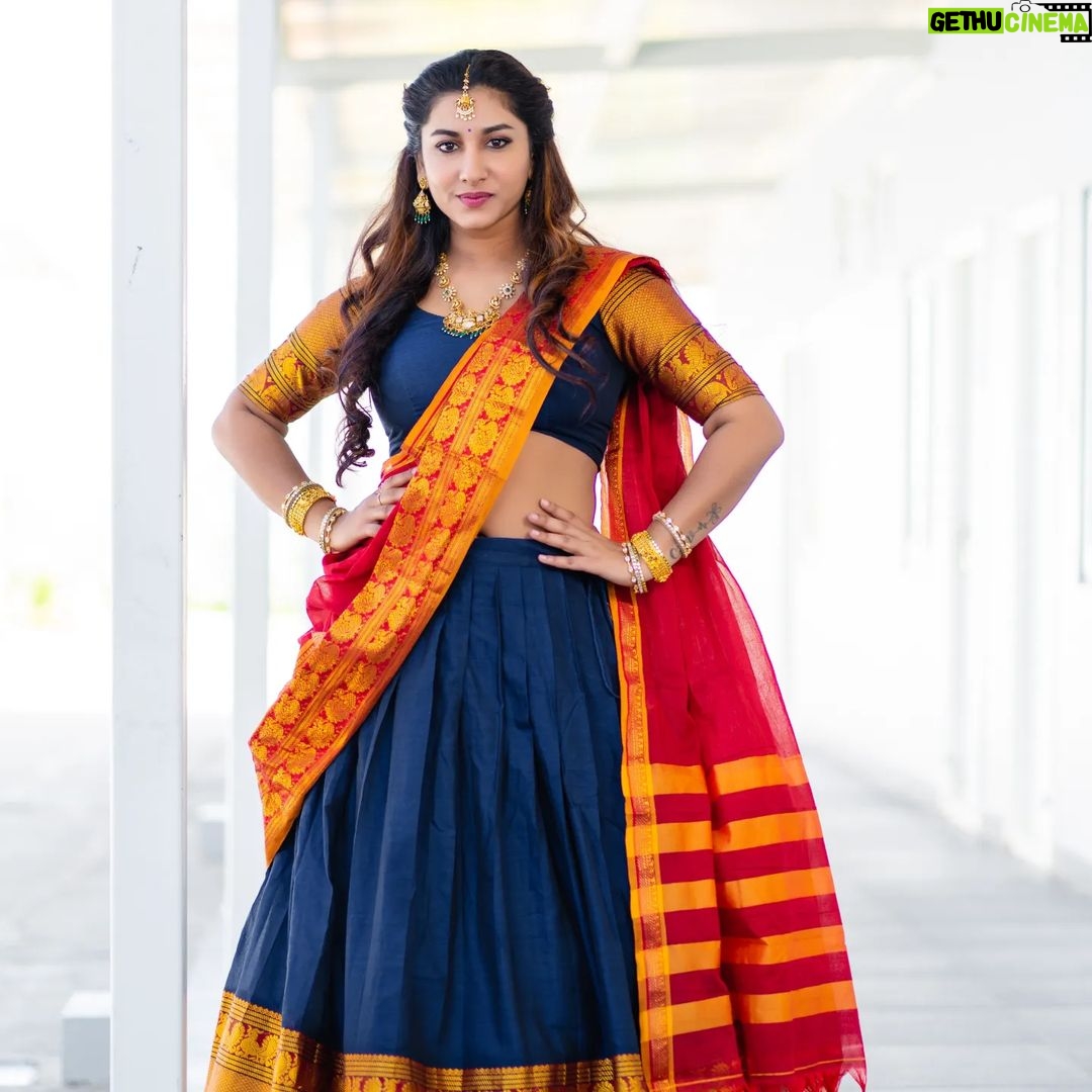 Vishnupriyaa bhimeneni Instagram - SARVEJANA SUKHINOBHAVANTHUU.. 🦋💙🎆💥🥰🧡🙏🙏 Styled by - @greeshma_krishna.k Outfit by - @mangai_collections Jwellery- @yuvi_collections 📸 @joy.photographyy #VISHNUPRIYABHIMENENI #festivalseason #pandagoenjaayii #blessings #lovetoall #Sankranthipandaga #coloursandlove❤