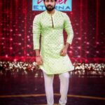Vishnupriyaa bhimeneni Instagram - I was elated to attend the “Ladies and Gentlemen” show on @zeetelugu along with @vishnupriyabhimeneni , It was an amazing experience to meet numerous warm people who made me feel at home. @pradeep_machiraju @anchorravi_offl @i.ali.reza PC @paulino_pictures Outfit @myperfectfitformen #ladiesandgentlemen #zeetelugu #MaanasNagulapalli #ActorMaanas #maanas #TV show #tollywood #TeluguActor #style #acting #funshow #zarizaripanchekatti #vishnupriya #vishnupriyabhimeneni #BiggBossTelugu5 #BiggBossTelugu #zeetelugupromo #song Padmalaya Studio