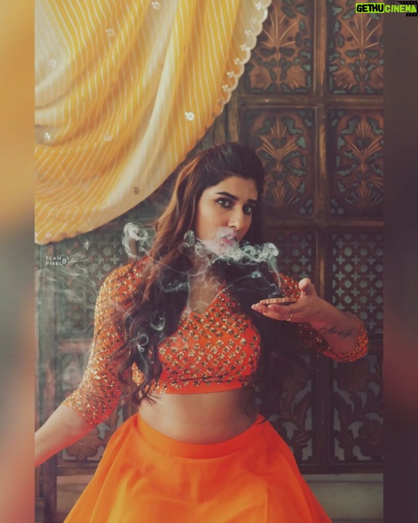 Vishnupriyaa bhimeneni Instagram - AAO KABHI HAVELI PEH 😍🤪🧡🧡❤‍🔥 Outfit : @rekhas_couture Designer : @kirthana_sunil 📸: @teampixel8 #VISHNUPRIYABHIMENENI #festivewear #rekahscouture #love #live #behappy