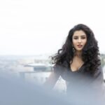 Vishnupriyaa bhimeneni Instagram - As soon as you have made a thought, laugh at it." - lao tzu Styling :@greeshma_krishna.k @thelabeldiva H&M : @makeupbysapnak 📸 : @shareefnandyala #vishnupriyabhimeneni #loveandlight #thursdaythought #gratefulforeveryday❤️
