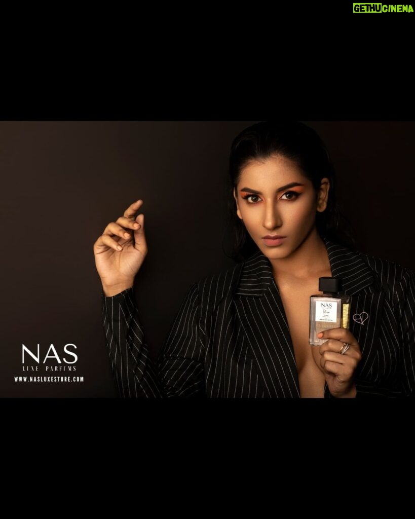 Vishnupriyaa bhimeneni Instagram - Perfume which speaks volume personally- This particular perfume is my favourite as it’s also dedicated to my very close friends suhasini's @suhasini_mudliyar_ Daughter ( Ammu papa) Who lives in our hearts forever. ⠀ ⠀ BUYNOW: WWW.NASLUXESTORE.COM Brand : @nasluxestore @suhasini_mudliyar_ Makeup & hair - @pranathibandi Costumes- @norain_nono Photography- @shareefnandyala Studio- @studiolluxe #vishnupriyabhimeneni #nasluxestore #intense #rawandbold #luxeperfume #international #luxury #fragrance
