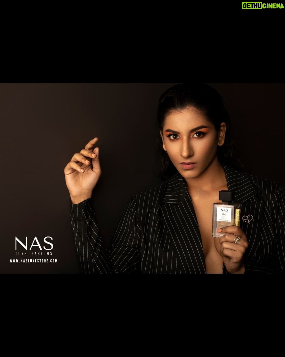 Vishnupriyaa bhimeneni Instagram - Perfume which speaks volume personally- This particular perfume is my favourite as it’s also dedicated to my very close friends suhasini's @suhasini_mudliyar_ Daughter ( Ammu papa) Who lives in our hearts forever. ⠀ ⠀ BUYNOW: WWW.NASLUXESTORE.COM Brand : @nasluxestore @suhasini_mudliyar_ Makeup & hair - @pranathibandi Costumes- @norain_nono Photography- @shareefnandyala Studio- @studiolluxe #vishnupriyabhimeneni #nasluxestore #intense #rawandbold #luxeperfume #international #luxury #fragrance