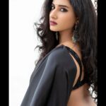 Vishnupriyaa bhimeneni Instagram - 🖤🧿 Styling :@greeshma_krishna.k Blouse : @thelabeldiva H&M : @makeupbysapnak 📸 : @shareefnandyala #vishnupriyabhimeneni #New2022 #newbegginings #Newlife #gratefulforeveryday❤️