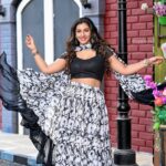 Vishnupriyaa bhimeneni Instagram - Holaaa .... Happy sunday 🫶🌞🌄☀️🧡💛 My most favourite day 🥰😍 👗 : @sujisrin.collection Hair :@dkalyani73 📷 :@studios19_lsp 📍: @passionate_studios #vishnupriyabhimeneni #sundayfunday #mood #inlove #greatefulforthelove #radhakrishnaatheart #19 #happysunday