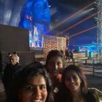 Vishnupriyaa bhimeneni Instagram – One with Divine 💛
 Purely Magical… 🙏❤️
YOGI SHIVA MAHADEV 🤍

Forever grateful….

🥻 @sujisrin.collection 

#mahashivratri2022 #vishnupriyabhimeneni #sadhguru #ishafoundation #savesoil #memorablenight Adiyogi Shiva statue