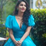 Vishnupriyaa bhimeneni Instagram – All about today 💙💙💙 princess vibe 👸💜
#THEBAKERANDBEAUTY trailer launch 😍😍😍

Stylist – @greeshma_krishna.k
Outfit – @rvdesignerstudiobyrupa
Accessories – @thetrinkaholic
Neck piece – @yuvi_collections
Photography – @vk_photographyy

#Dreamymonday #gratefulforeverymoment #thebakerandbeauty #annapurnastudios #aha #primiering10sep