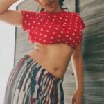 Vishnupriyaa bhimeneni Instagram - Paani mornings 🥸🤠 Trying to groove like Jacqueline which looks like impossible 😴 #currentfavsong #dancingmywaytotheweekend #reelitfeelit❤️💪🌈👑