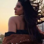 Vishnupriyaa bhimeneni Instagram - Decembering taking Prabhus ka naam & blessings 💖🧿🎁💓✨️🎉🌸🌻💕🥳 Shot&edited :@sushmaa_gupta Styled :@greeshma_krishna.k Earrings:@aanvitrends #vishnupriyaabhimeneni #777 #6 #1 #bollywood #tollywood #telugu #salmankhan #katrinakaif #reels #trending🧿🧿🧿🧿