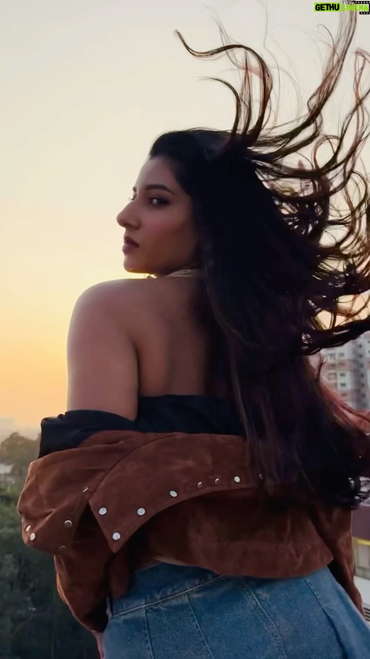 Vishnupriyaa bhimeneni Instagram - Decembering taking Prabhus ka naam & blessings ๐๐งฟ๐๐โจ๏ธ๐๐ธ๐ป๐๐ฅณ Shot&edited :@sushmaa_gupta Styled :@greeshma_krishna.k Earrings:@aanvitrends #vishnupriyaabhimeneni #777 #6 #1 #bollywood #tollywood #telugu #salmankhan #katrinakaif #reels #trending๐งฟ๐งฟ๐งฟ๐งฟ