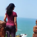Vishnupriyaa bhimeneni Instagram - Just happy........... Pc : @rjchaitu #gratefulAfternoons #lovedones#whenworktakesyouplaces😎 Cabo-de -Rama fort