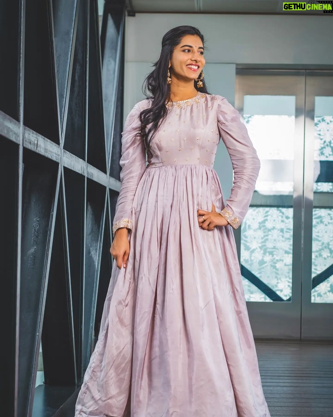 Vishnupriyaa bhimeneni Instagram - Counting blessings πππππ Thankyou for loving Mahi... Maheshwari #TheBakerAndTheBeauty Heartfelt gratitude to every one who blessed me πππππ I love you β€οΈβ€οΈβ€οΈβ€οΈ Styling : @greeshma_krishna.k πΈ : @whoisindrasena Label : @rvdesignerstudiobyrupa #TheBakerAndTheBeauty #promotions #annapurnastudios #aha #tinashiparaj #santoshshobhan #venkat #blessedandgrateful