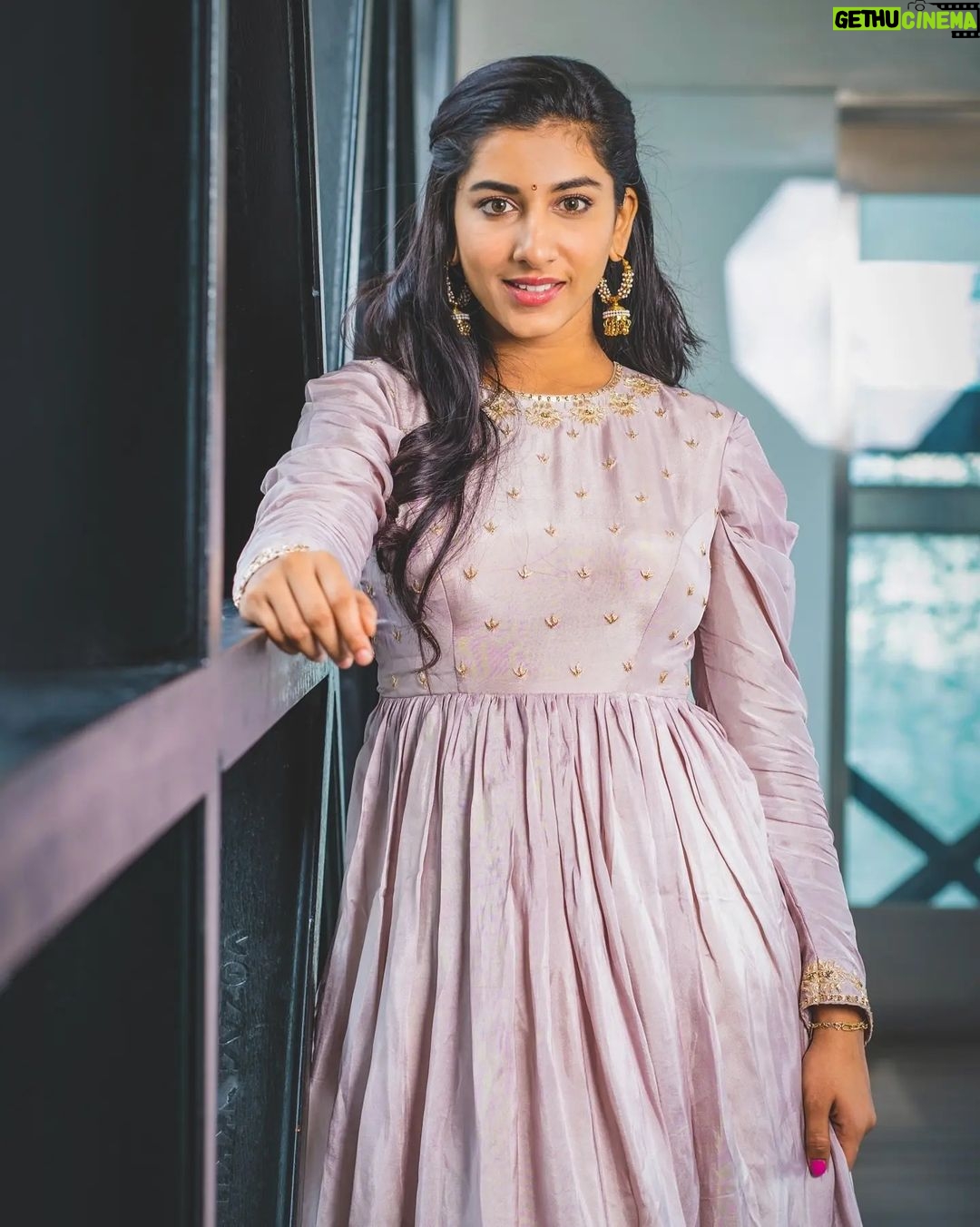 Vishnupriyaa bhimeneni Instagram - Counting blessings πππππ Thankyou for loving Mahi... Maheshwari #TheBakerAndTheBeauty Heartfelt gratitude to every one who blessed me πππππ I love you β€οΈβ€οΈβ€οΈβ€οΈ Styling : @greeshma_krishna.k πΈ : @whoisindrasena Label : @rvdesignerstudiobyrupa #TheBakerAndTheBeauty #promotions #annapurnastudios #aha #tinashiparaj #santoshshobhan #venkat #blessedandgrateful