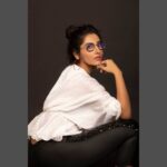 Vishnupriyaa bhimeneni Instagram - Sundaying🧡🧡🧡💛💛💛💛🤍🤍 📸 @shareefnandyala M&H @pranathibandi Styling @pranathibandi #LIVEHAPPYHEALTHY💜 #letlive #love #sundaysaremyfav #summersundays #loveleyday #chillaxingwithsomedrama🤩😝💜