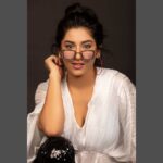 Vishnupriyaa bhimeneni Instagram - Sundaying🧡🧡🧡💛💛💛💛🤍🤍 📸 @shareefnandyala M&H @pranathibandi Styling @pranathibandi #LIVEHAPPYHEALTHY💜 #letlive #love #sundaysaremyfav #summersundays #loveleyday #chillaxingwithsomedrama🤩😝💜