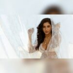Vishnupriyaa bhimeneni Instagram - Ur my mind blowing mahiyaaa.....! 🎶🎶 Playing in my head 😝😂..... 📸 : @shareefnandyala M&H :@pranathibandi Styling :@devaras92 Jwellery :@thetrinkaholic #madnesswheniamwithbreeze #breezegirl #lovegirl #loca