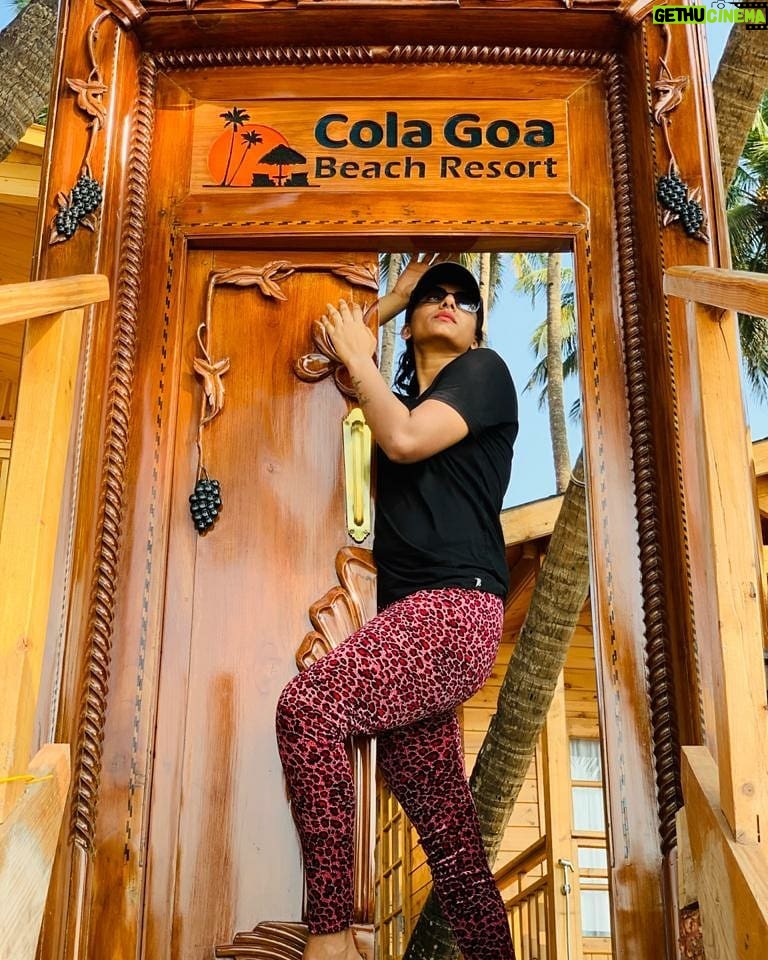 Vishnupriyaa bhimeneni Instagram - Living it..... 💜 @colagoabeachresort #onelife#coalagoa #holidays #grateful#vishnulives #goauniqueeachtime Cola, Goa, India