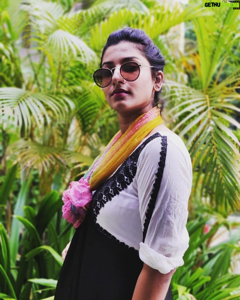 Vishnupriyaa bhimeneni Instagram - After watching #masabamaaaba @masabagupta #CHILLMESS Trying to be colourful 💛💛💛💛❤️❤️❤️😍😍😍😍😍😍😍😍😍😍😍 #madnessreload #masabamaaaba #netflixseries #addcolourdarling 💐 #chillmess Ps : @rjchaitu thankyou for clicking paicturessss after laughing at me 😝😝😂😂😂😂😂😂😂😂😂 👗 :@maghuva.studio
