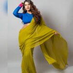 Vishnupriyaa bhimeneni Instagram - Embracing August ♌️💙💙💙💚💚💚 Styling: @greeshma_krishna.k Saree : @swarna_reddys Earrings :@pretty.jewelbox 📷 :@manoj_gangula Makeup:@makeupbysapna_k #vishnupriyabhimeneni #augustmemories☀️✨💞 #rockyaurranikipremkahani #grow💚 #grateful