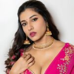 Vishnupriyaa bhimeneni Instagram - Born to love 💗💗💗 Outfit:@mounikas_couture Jwellery:@pretty.jewelbox 📷 :@manoj_gangula #vishnupriyaabhimeneni #diljitdosanjh #kinnikinni #starmaa #tollywood #telugucinema #styleinspiration #love