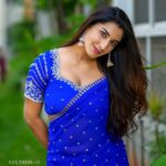 Vishnupriyaa bhimeneni Instagram - 💙💙💙💙💙 Saree : @maramsclothing_official 📷 : @studios19_lsp Hair :@dkalyani73 #vishnupriyaabhimeneni #festivecollection #festivevibes #lovenmagic #teluguactress #telugumovies #dussera #devi