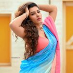 Vishnupriyaa bhimeneni Instagram - 💙💖💙💖💙 Saree :@sujisrin.collection Hair :@dkalyani73 Earrings :@aanvitrends 📍:@passionate_studios 📷:@studios19_lsp @landscapephotography19 #vishnupriyabhimeneni #vishnupriyaa #jawaan #trending #sharukhkhan #instagram #sareelove #fridaymood #magic #happiness