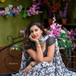 Vishnupriyaa bhimeneni Instagram - 🖤🤍🖤🤍🖤🤍🖤🤍🖤🤍🖤🤍🧿 Outfit : @sujisrin.collection Hair : @dkalyani73 Jwellery:@aanvitrends 📷 :@landscapephotography19 @studios19_lsp Location : @passionate_studios #vishnupriyabhimeneni #friday #loveday #blacknwhite #happinessnjoytotheworld