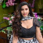 Vishnupriyaa bhimeneni Instagram - 🖤🤍🖤🤍🖤🤍🖤🤍🖤🤍🖤🤍🧿 Outfit : @sujisrin.collection Hair : @dkalyani73 Jwellery:@aanvitrends 📷 :@landscapephotography19 @studios19_lsp Location : @passionate_studios #vishnupriyabhimeneni #friday #loveday #blacknwhite #happinessnjoytotheworld