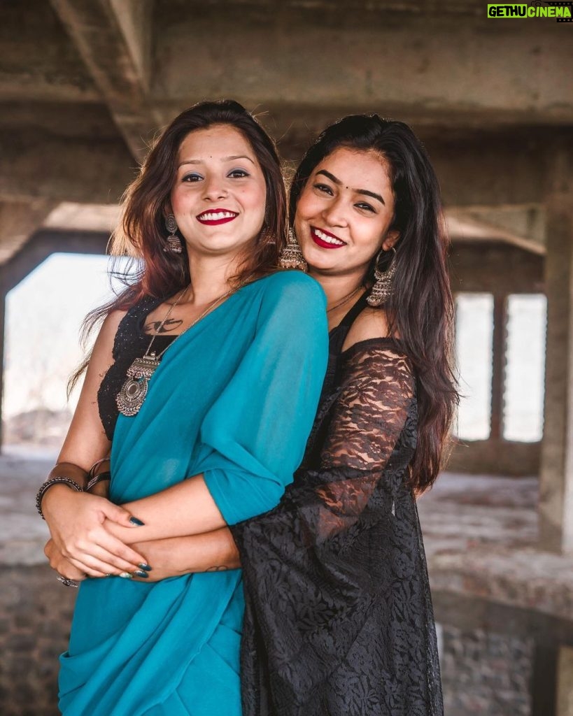 Vishnupriya sainath pathade patil Instagram - A Sweet Friendship Refreshes The Soul 🤘🏻🌍❤️ . . Mine❤️ :- @vishnupriyaa___148 Pc:- @vaibhavhuddar1727 . . #instagood #instagram #vishnupriya #sanjudeshmukh #marathi #marathimulgi #friendship #friendshipgoals #friends #soulmate #soul #photoreels #explore #explorepage #trendingreels #trending #foryou #foryoupage #viral #popular #shoot
