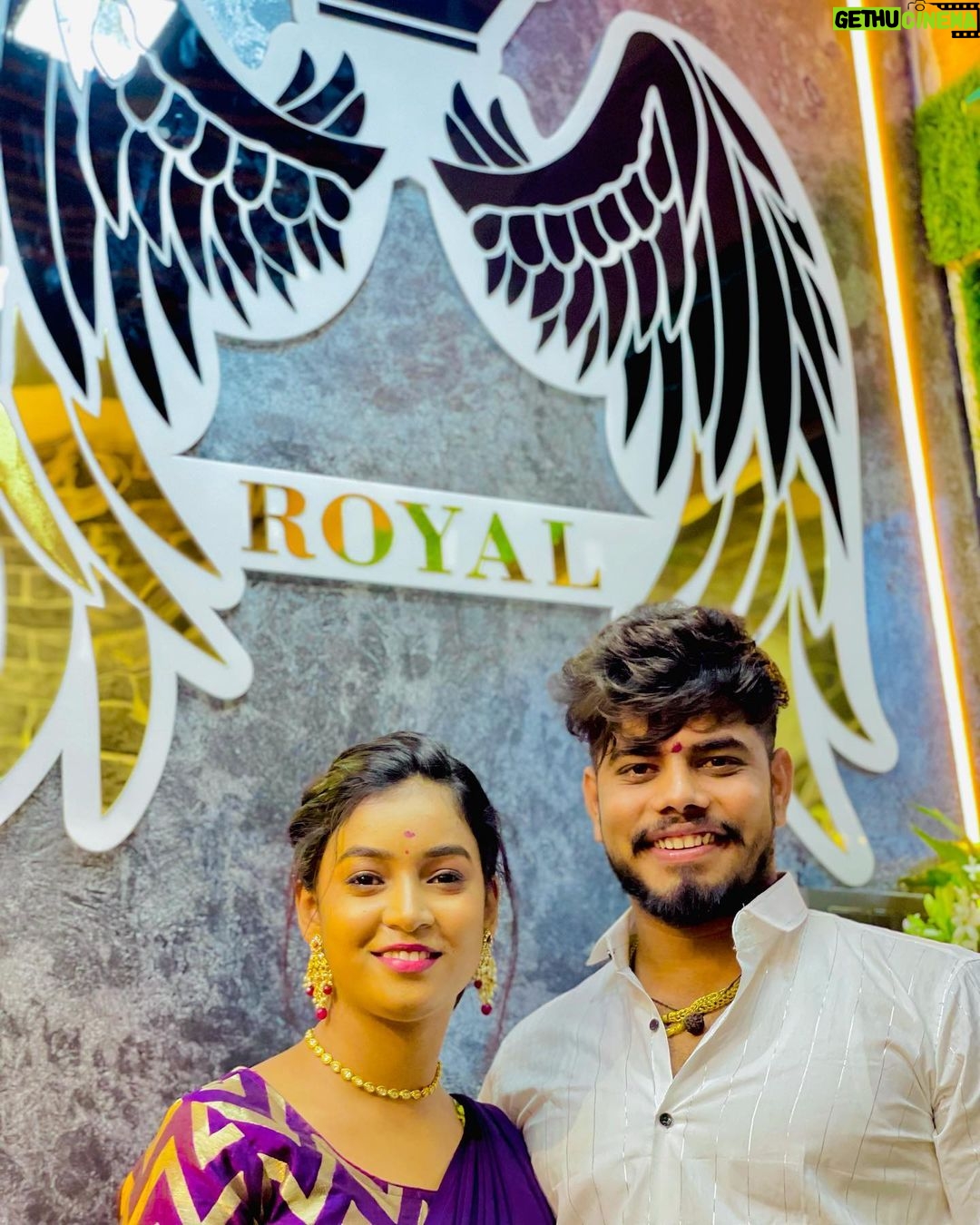 Vishnupriya sainath pathade patil Instagram - 💥💪🏻रॅायल मेन्स वेअर औरंगाबाद उद्घाटन सोहळा 💪🏻❣️ 💥✌🏻दम नावात चर्चा गांवा गांवात ❤️💥✌🏻 . @vishnupriyaa___148 @abhi_gaikwad_0011 . . #likeforlike #trending #motivation #style #explore #insta #explorepage #instagood #abhigaikwad0011 Pandarpur, Waluj, Aurangabad.