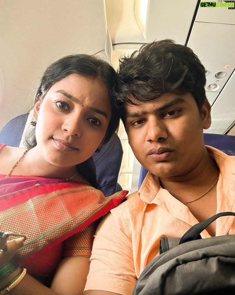 Vishnupriya sainath pathade patil Instagram - (Bahurani ) ....Off to sasural 🥰🙌🏻 #vishaarmy #saipriya Coimbatore Airport