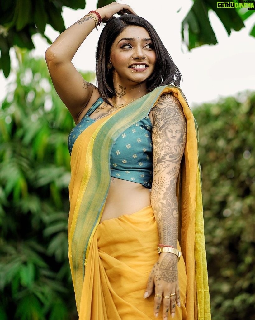 Vishwa Rathod Instagram - You like Saree or Shorts…? #ootd #pictureoftheday #potd #tattoo #tattoos #tattoogirl #ethnicwear #piercing #piercings #nature #bepositive #thinkpositive #staystrong #stayhappy #loveyourself #nevish #wisharmy #instagood #trending #smile #happyme #viral #instafamily #picoftheday #instagram #creator #saree #hot #summer #saree