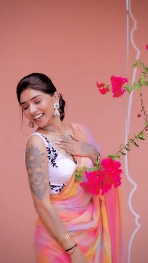 Vishwa Rathod Instagram - Khushi khushi pehna tera diya gehna 🌸