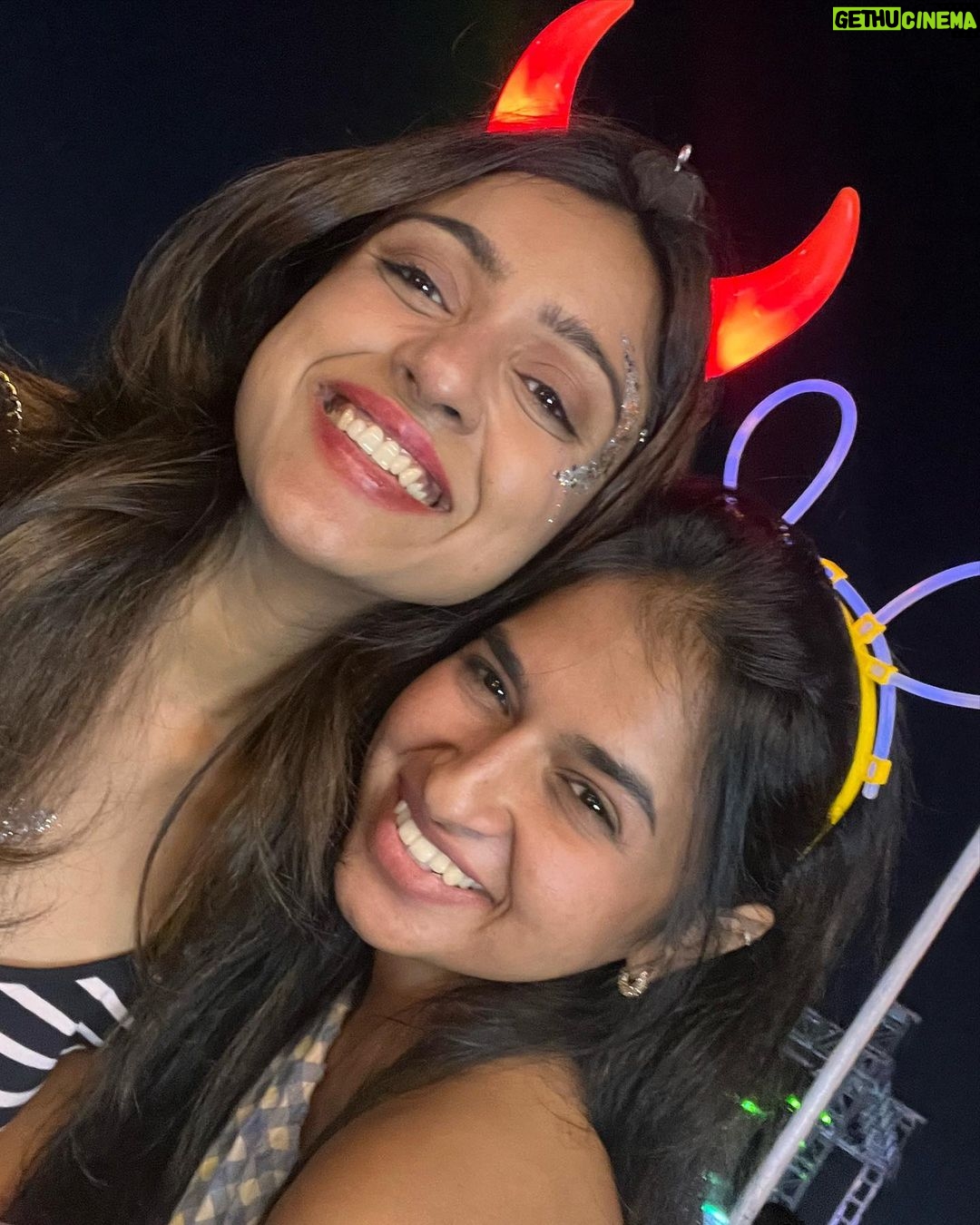 Vithika Sheru Instagram - Allowing Myself To Shine ✨