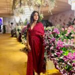 Vithika Sheru Instagram - Such A Beautiful Evening With Beautiful People Around ❤️ Slaying in - @varunchakkilam