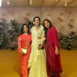 Vithika Sheru Instagram - Such A Beautiful Evening With Beautiful People Around ❤️ Slaying in - @varunchakkilam