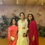 Vithika Sheru Instagram - Such A Beautiful Evening With Beautiful People Around ❤️ Slaying in - @varunchakkilam