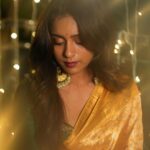 Vithika Sheru Instagram - Heal, Learn, Grow, Love . . . PC - @pixelaffinityphotography Earrings - @pretty.jewelbox Saree - @naira_silks