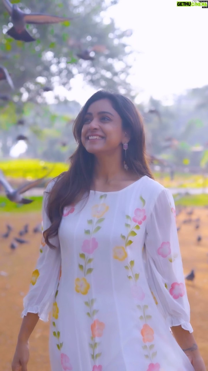 Vithika Sheru Instagram - Free as a bird ❤️
